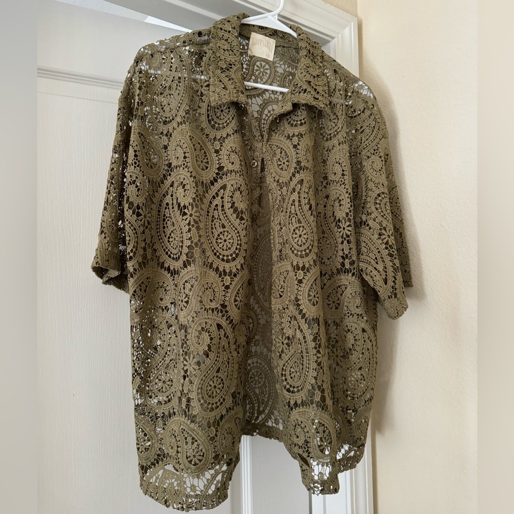 Nostalgia Men’s Paisley Button Up